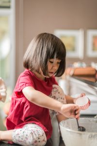 Zo leer je je kinderen helpen in het huishouden: 8 eenvoudige tips - expert Sara Van Wesenbeeck - www.barkingdogs.be