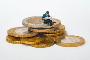 Je jaarbespaarplan: Financieel fit in april met 10 winstgevende tips van budgetexpert Sara Van Wesenbeeck, uit haar boek 'Hack je budget' - www.barkingdogs.be